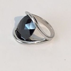 ☀️ Lia Sophia multi faceted black glass stone ring